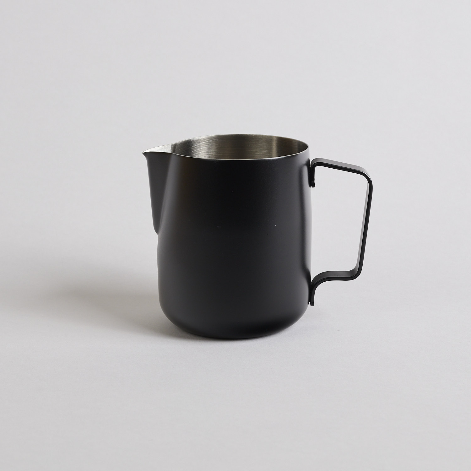 Schwarzes WPM Milchkaennchen 600ml