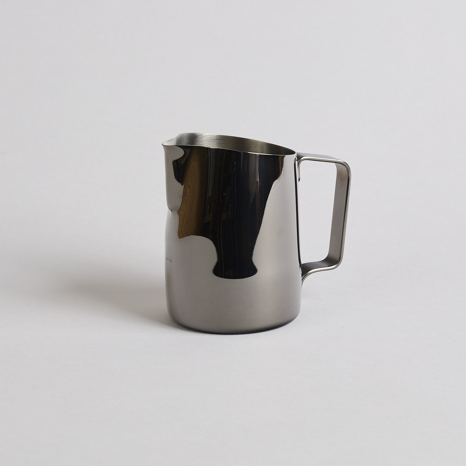 Titan schwarzes WPM Milchkaennchen 450ml