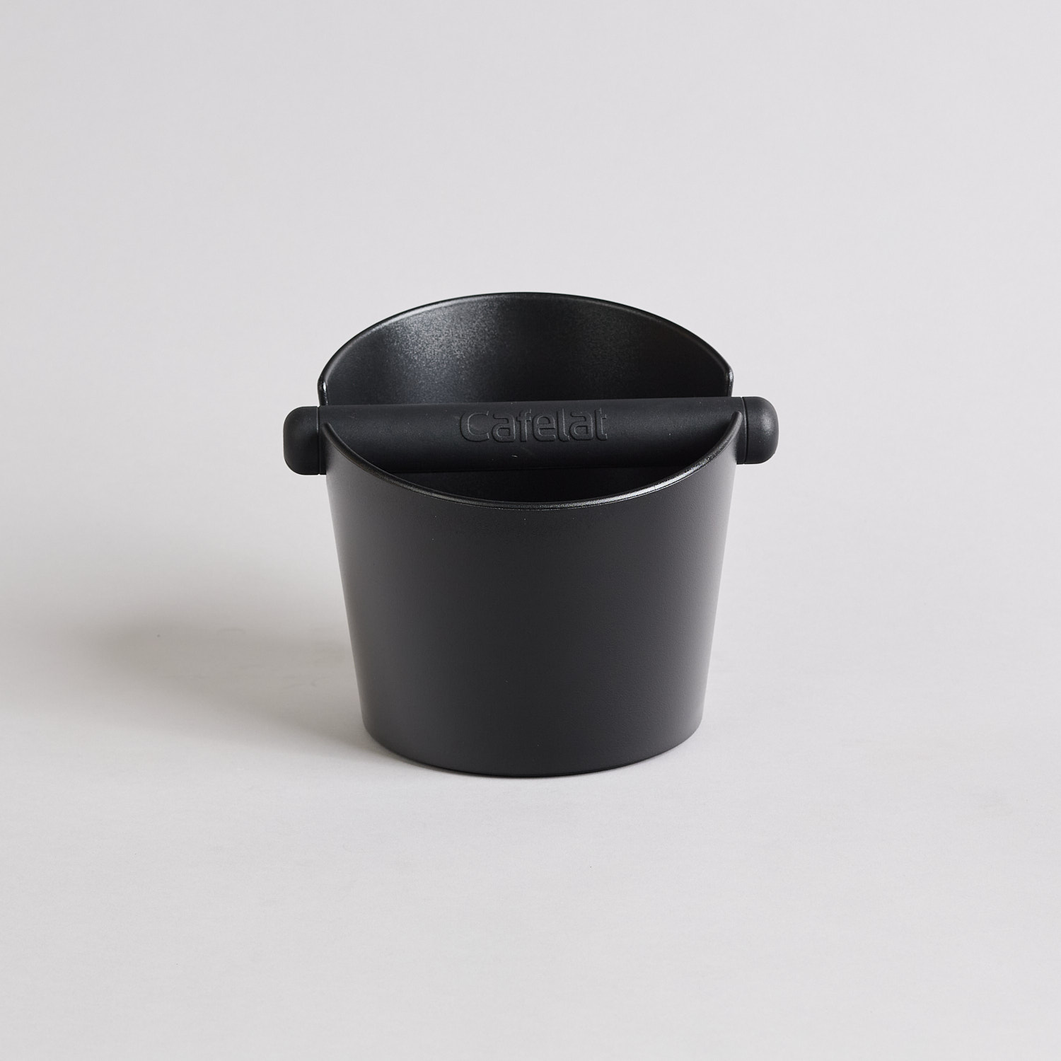 Schwarze Knockbox von Cafelat